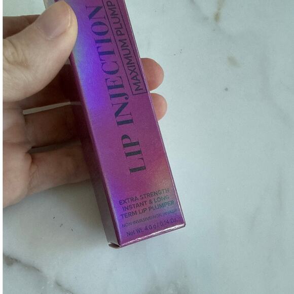 Too Faced Lip Injection Maximum Plump 0.14 oz Berry Crush - Picture 2 of 3